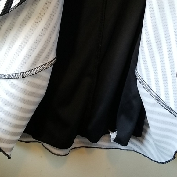 Jewelled & sleeveless top - Picture 3 of 4